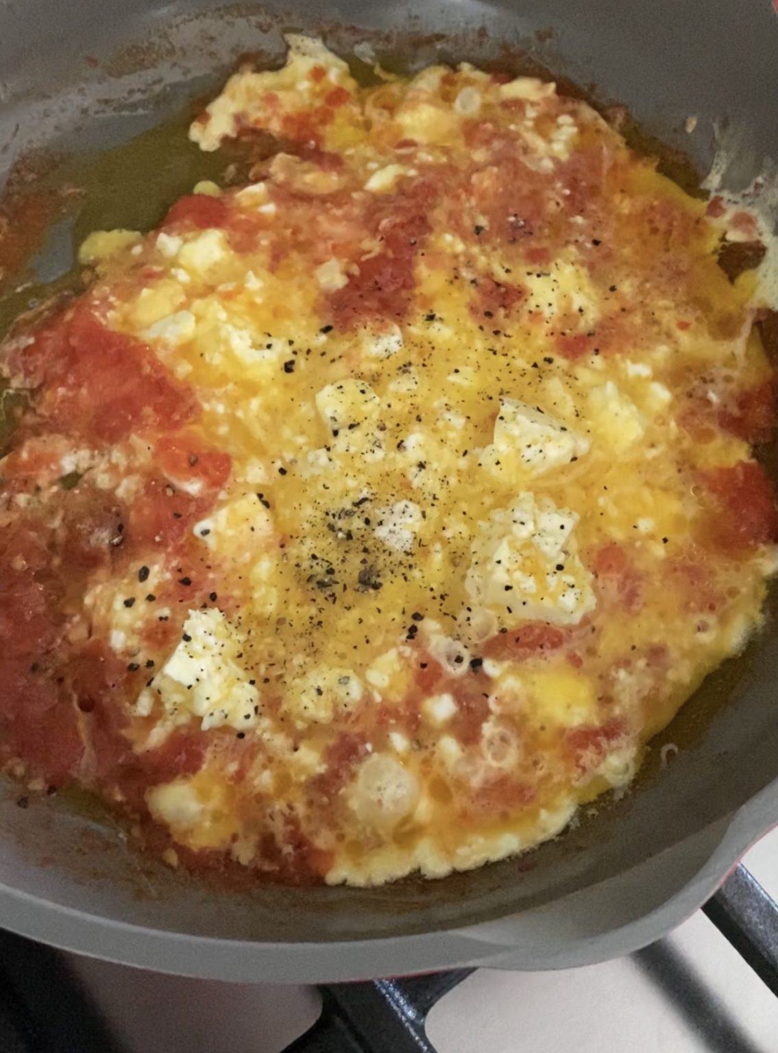 Greek Tomato and Feta Scramble (Strapatsada / Kagiana) - Hungry Happens