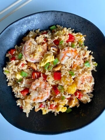 thai shrimp fried rice plated