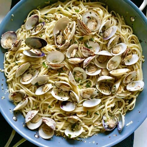 Linguine with Clams - Hungry Happens