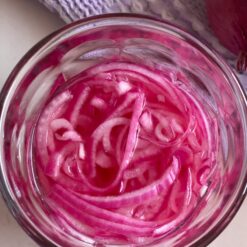 pickled red onions in vinegar