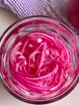 pickled red onions in vinegar