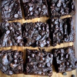 vegan flourless pumpkin brownies sliced