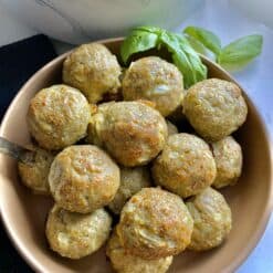 chicken pesto meatballs