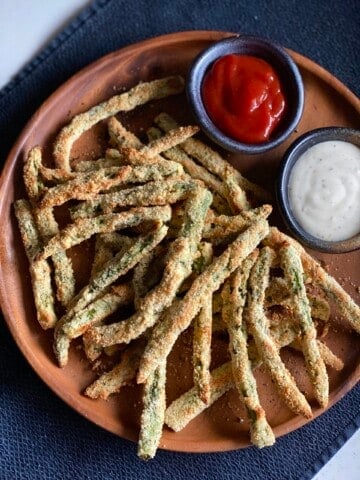 crunchy asparagus fries with dips