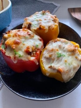 cauliflower rice stuffed peppers plated