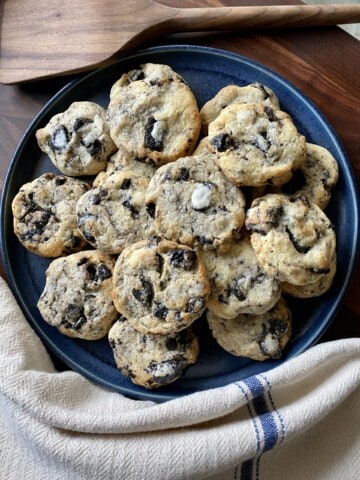 oreo cheesecake cookies in platter