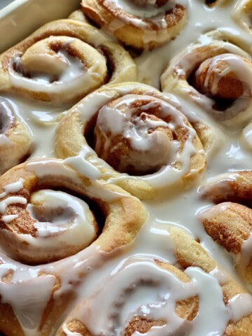 cinnamon rolls with icing