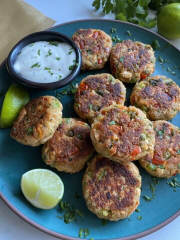 salmon croquettes with dip