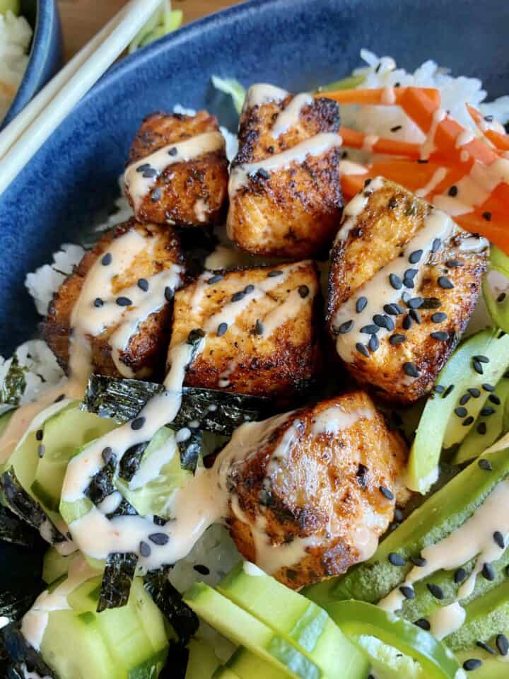 Air Fryer Everything Bagel Salmon Bowls - Hungry Happens