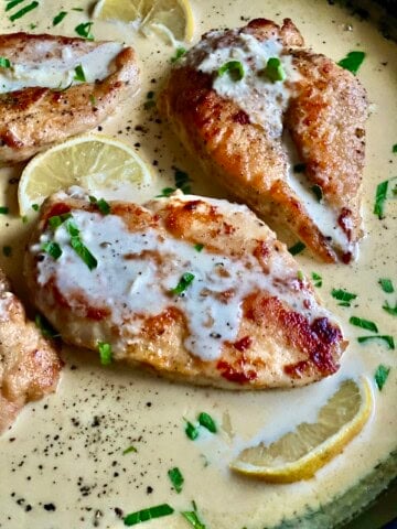 creamy lemon chicken breasts in sauce
