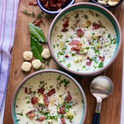 clam chowder bowls with oyster crackers