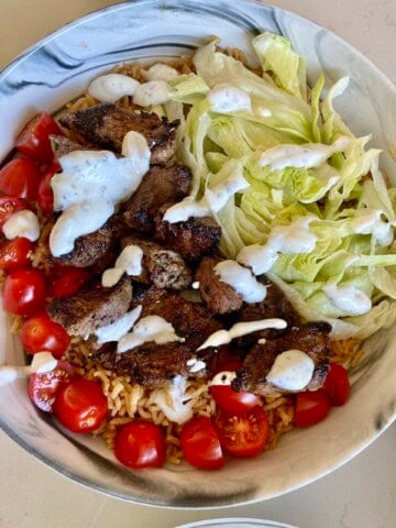 steak and rice bowls with yogurt sauce
