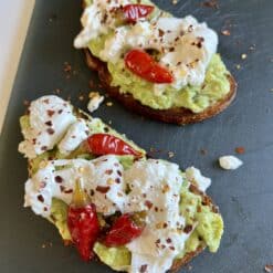 avocado egg toasts