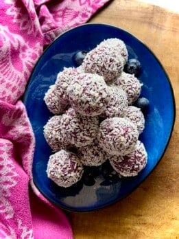 blueberry breakfast balls