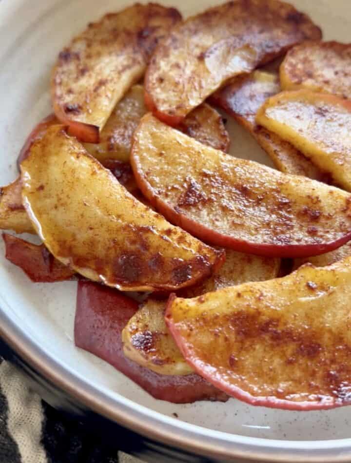 baked apple slices