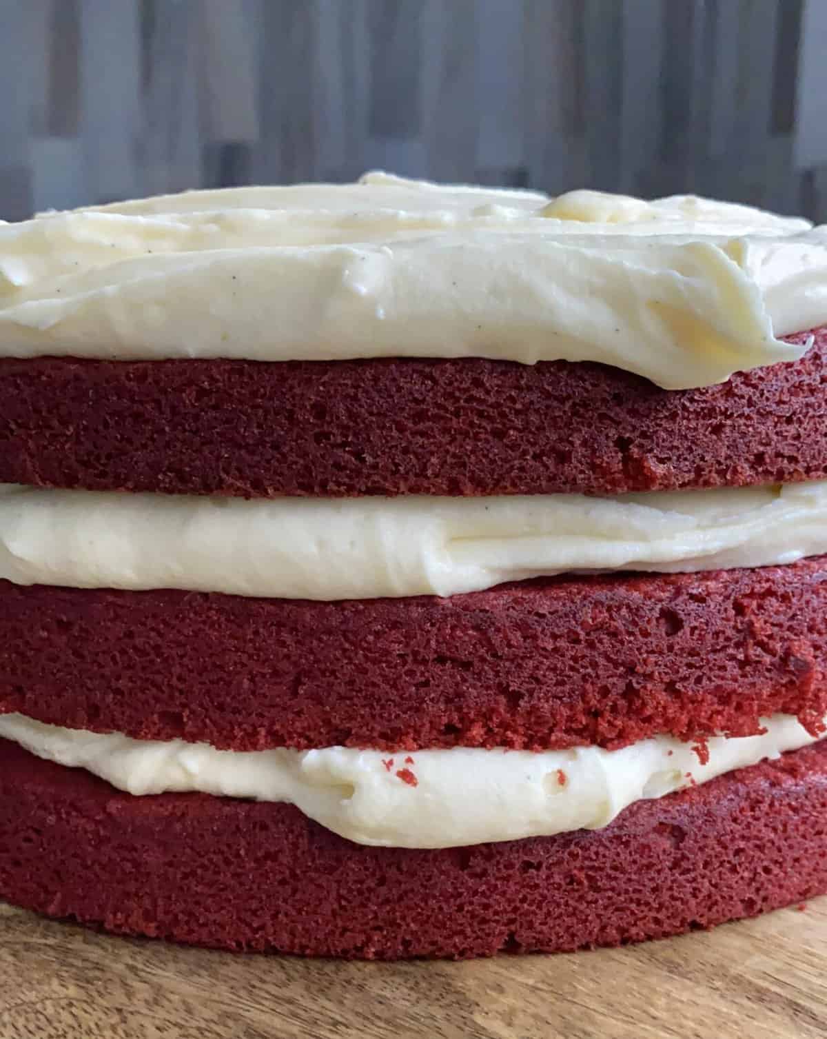 Red Velvet Cake With The Best Cream Cheese Frosting Hungry Happens 6634