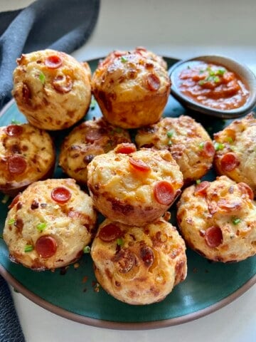 healthier pizza muffins