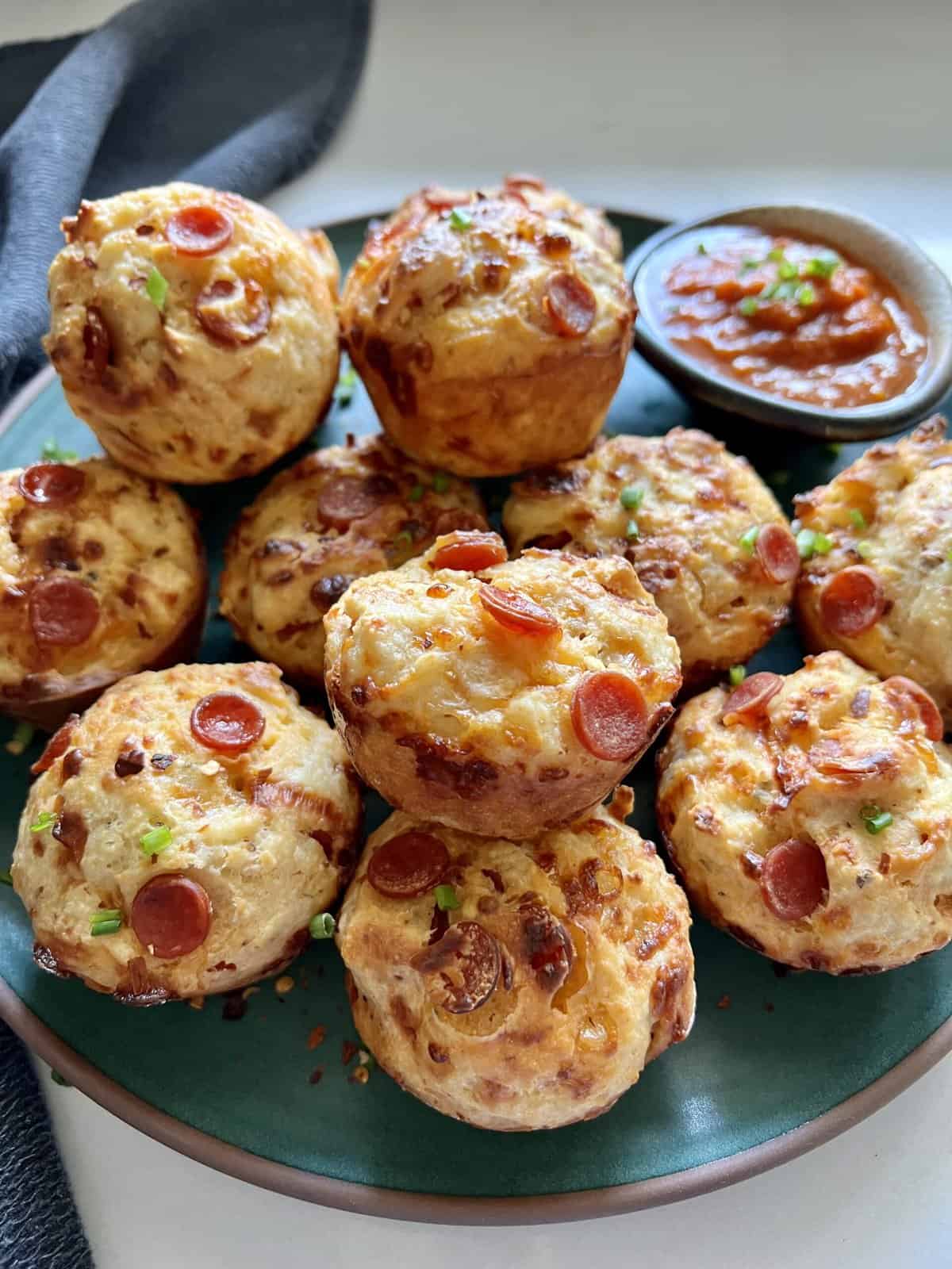 Muffin Tin Mini Pizzas - Yummy Healthy Easy