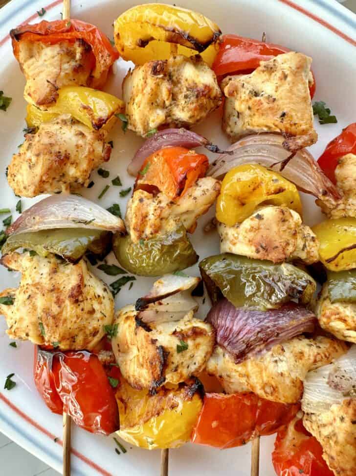 15-Minute Air Fryer Chicken Kabobs (Chicken Skewers) - Hungry Paprikas