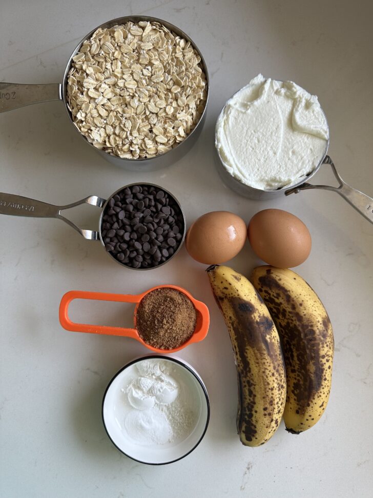 banana chocolate chip greek yogurt muffins ingredients