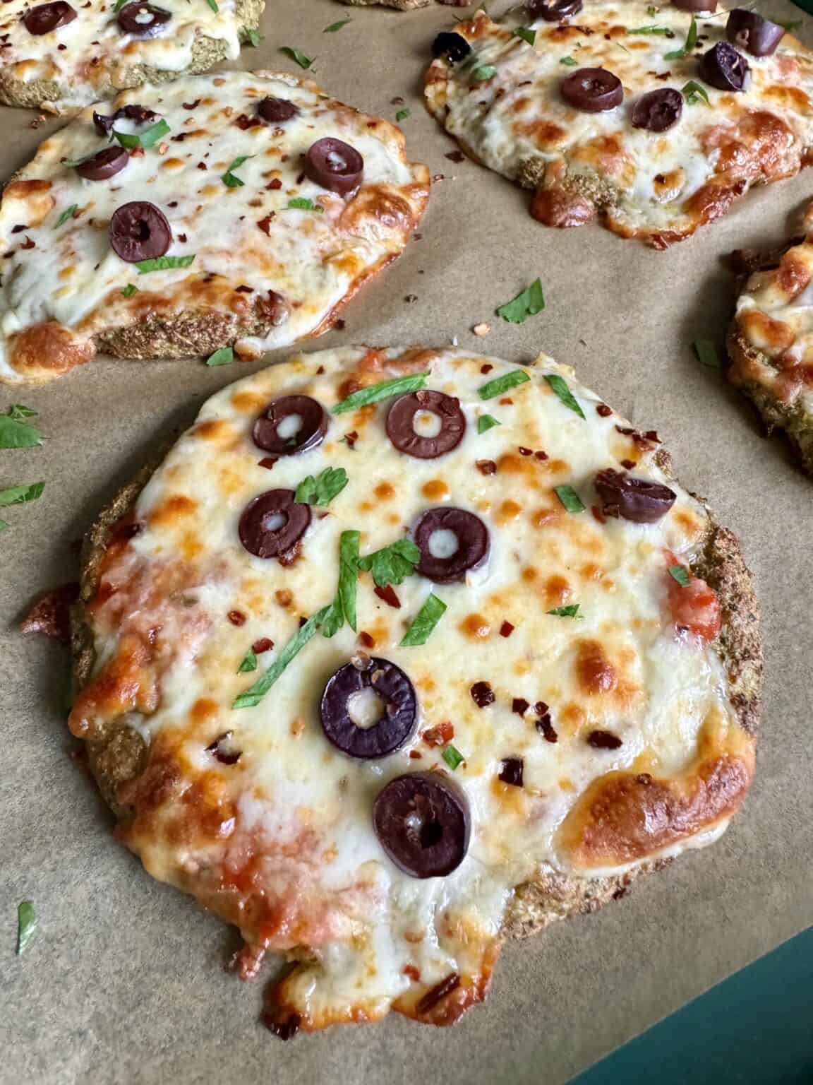 Easy Broccoli Food Processor Pizzette (Small PIzzas) - Hungry Happens