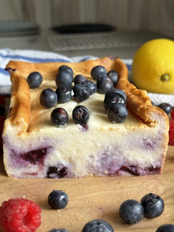 lemon blueberry yogurt cake
