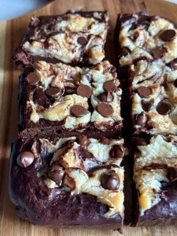 Healthier cream cheese swirl brownies