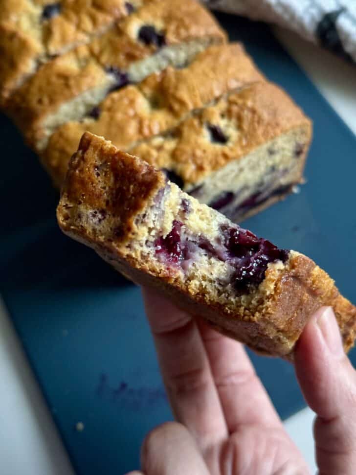 4 ingredient blueberry banana loaf