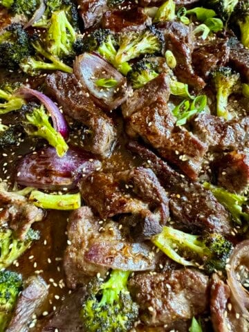 sheet pan garlic ginger beef and broccoli