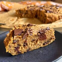 Healthier pumpkin chocolate chunk cake