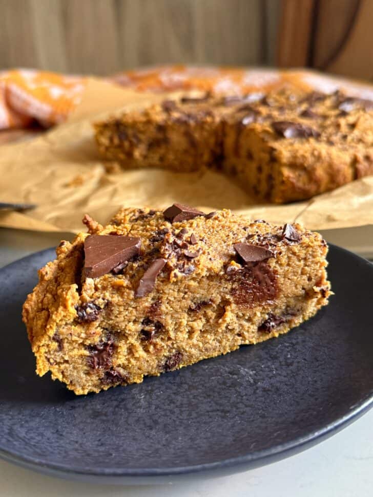 Healthier pumpkin chocolate chunk cake