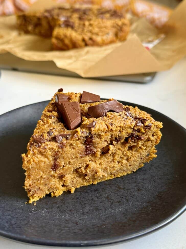 Healthier pumpkin chocolate chunk cake