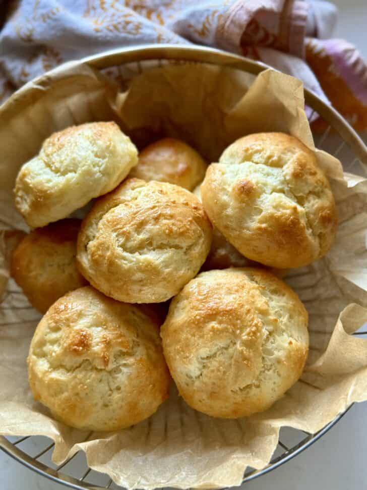 2 Ingredient Quick Bread Rolls