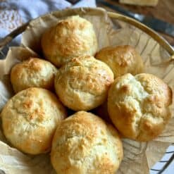 2 Ingredient Quick Bread Rolls