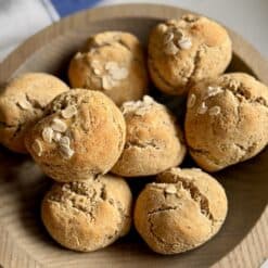 banana oat bread rolls