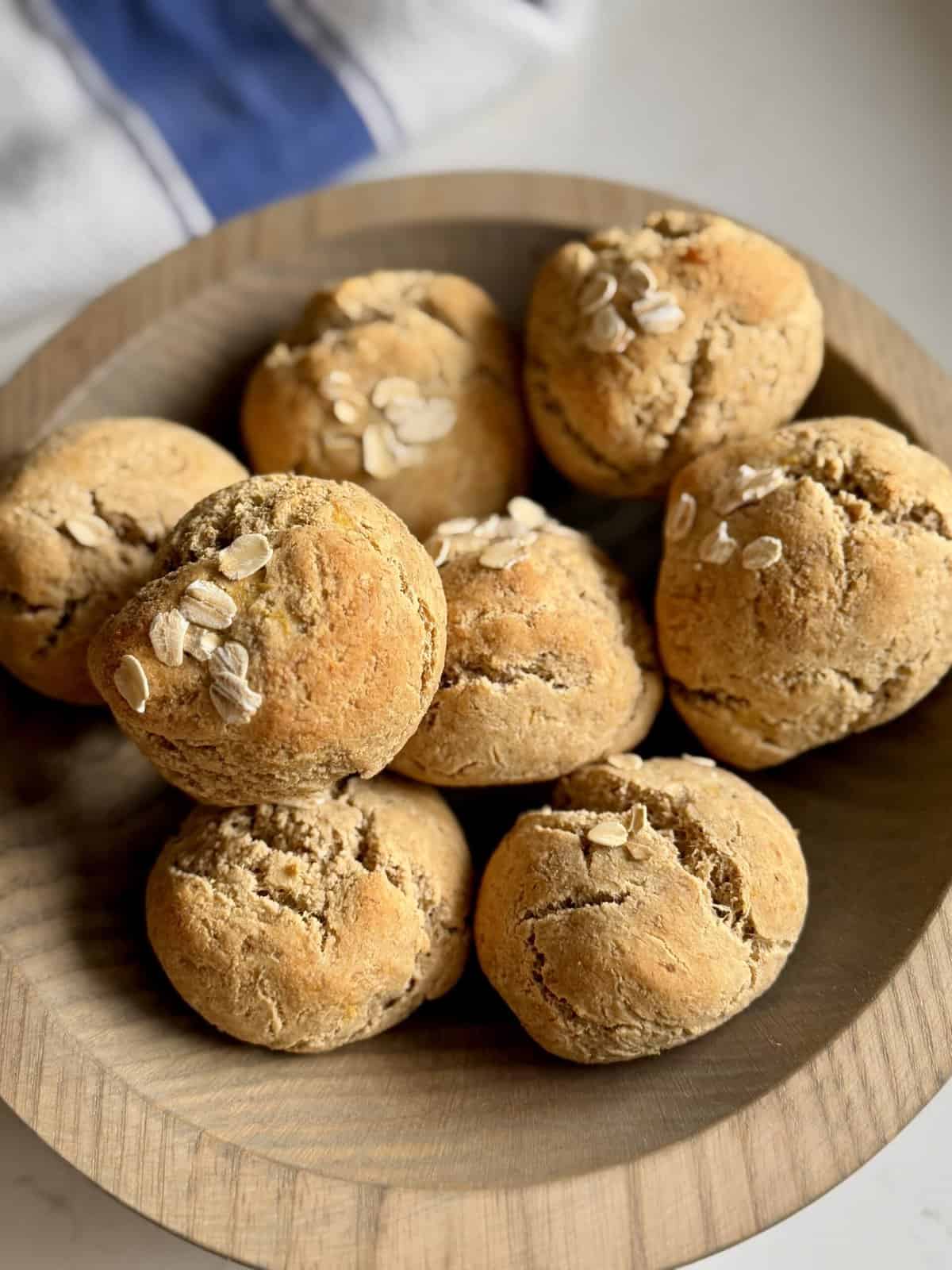 banana oat bread rolls