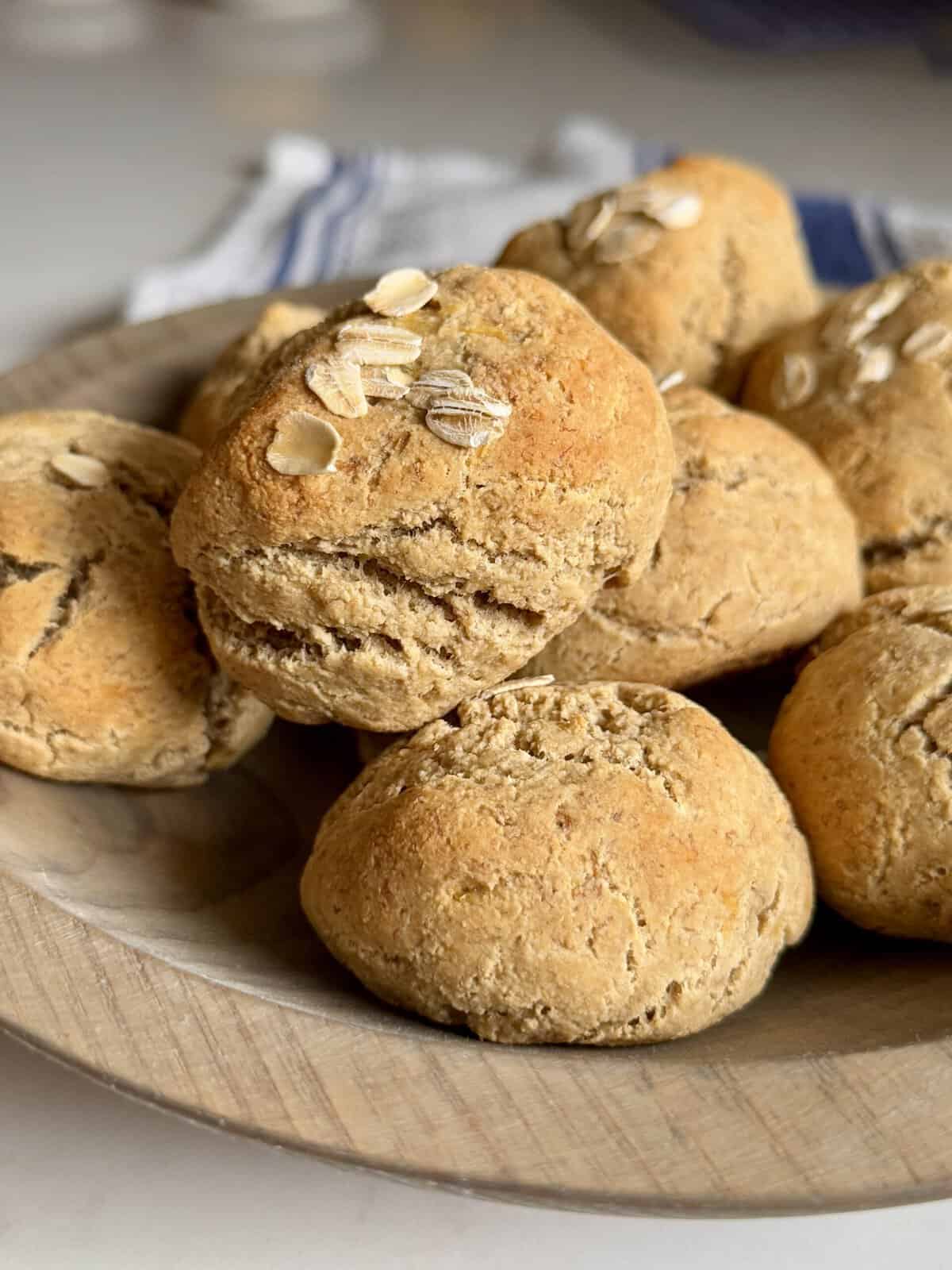 banana oat bread rolls