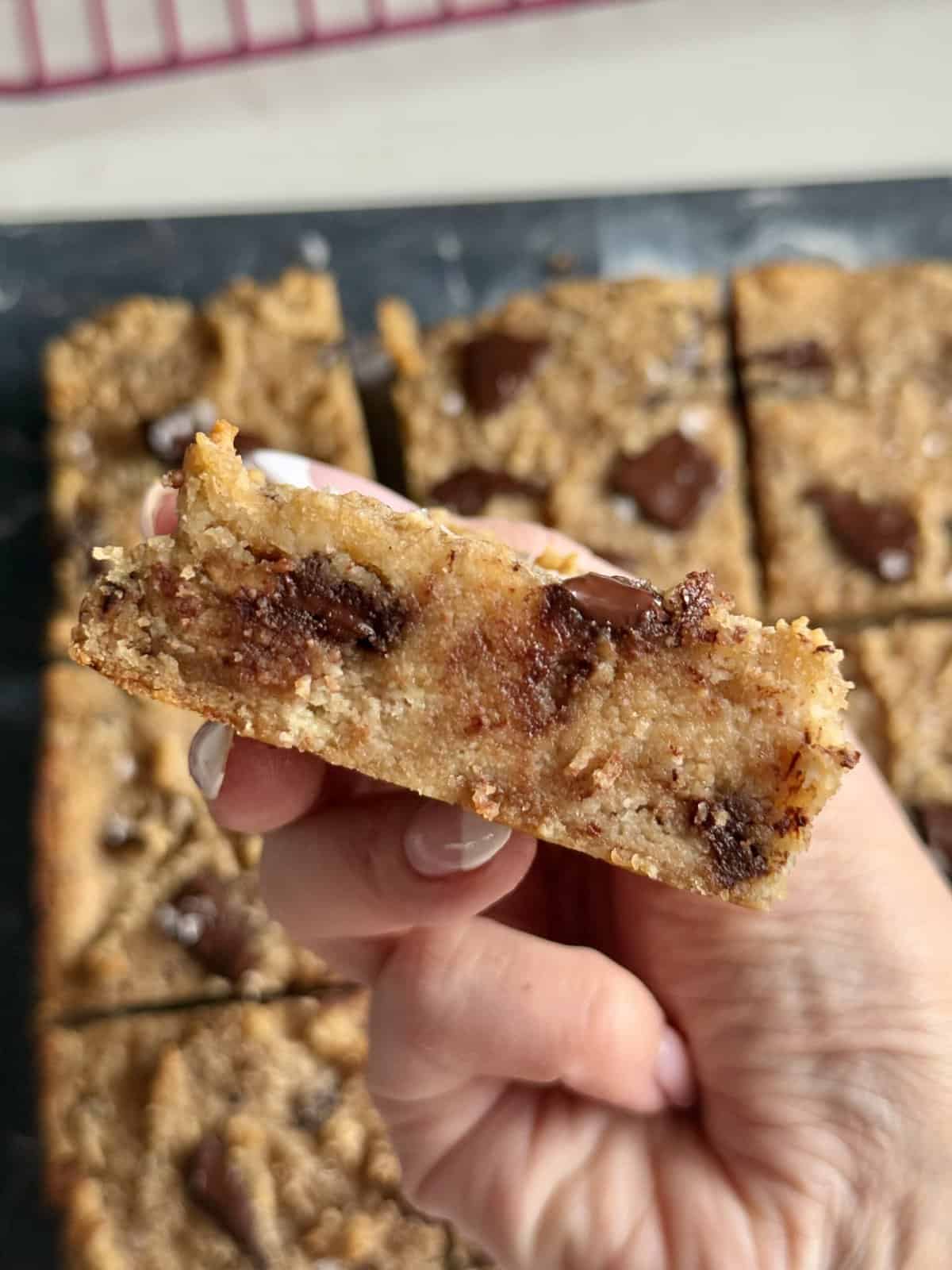 healthy 4 ingredient banana bread bars