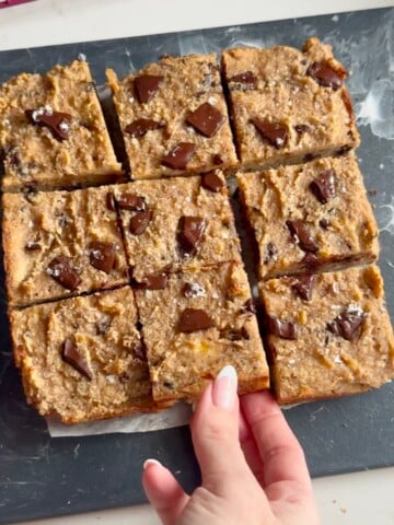 healthy 4 ingredient banana bread bars