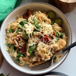 mediterranean chicken orzo dump (one pan)