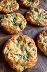 easy spinach cottage cheese flagels (flat bagels)