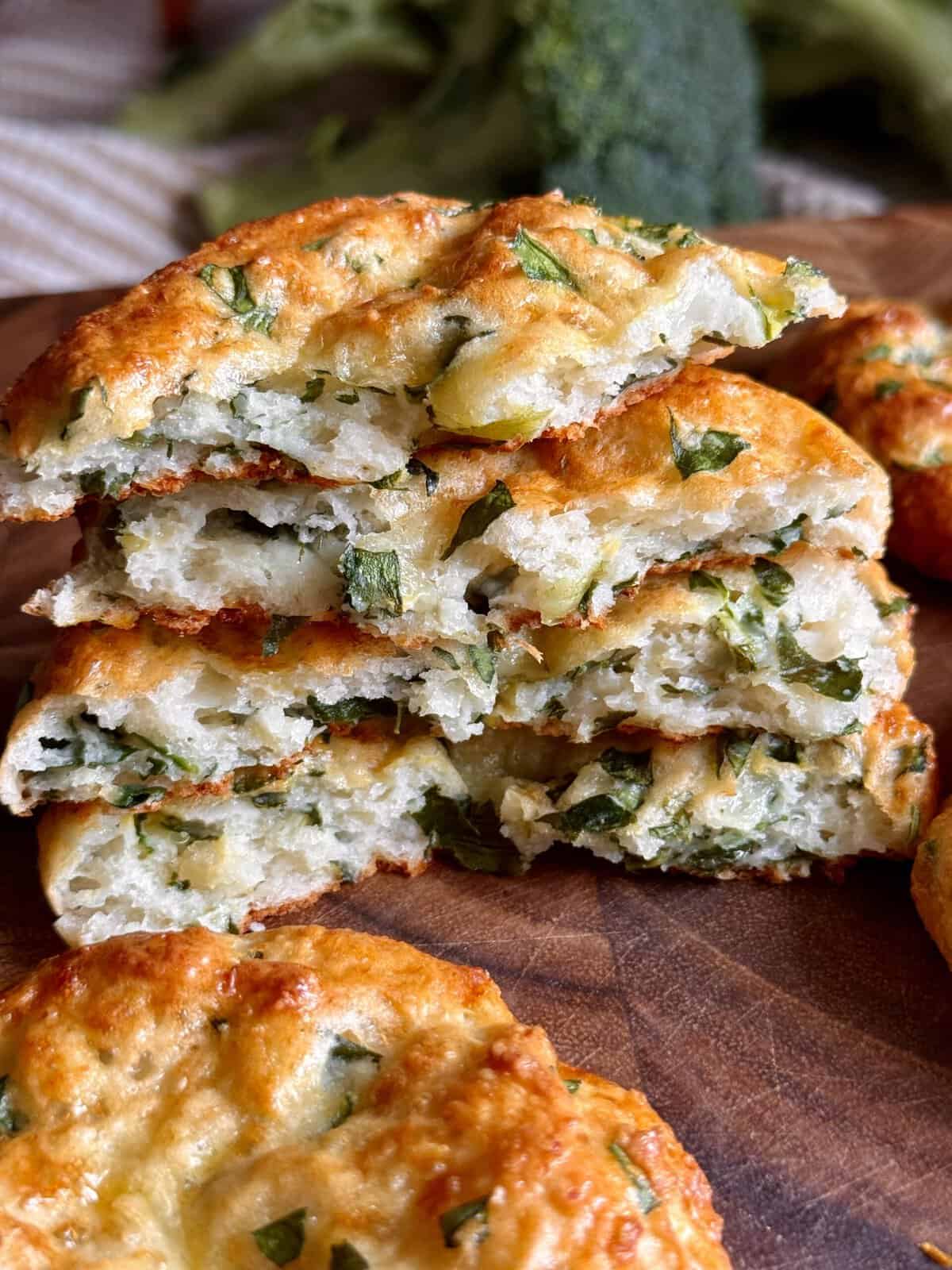 easy spinach cottage cheese flagels (flat bagels)