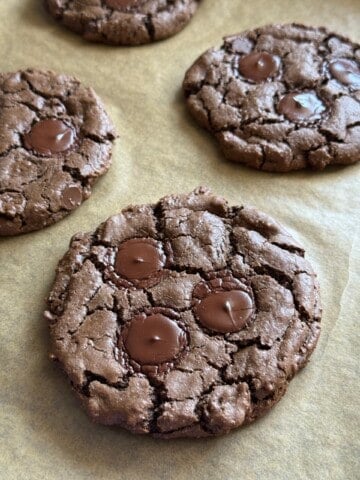giant chocolate chip cookies
