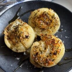 easy roasted onion cups