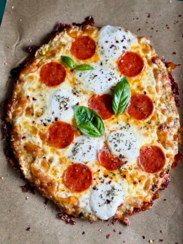 broccoli chicken crust pizza