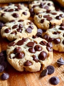 6 ingredient almond flour chocolate chip cookies
