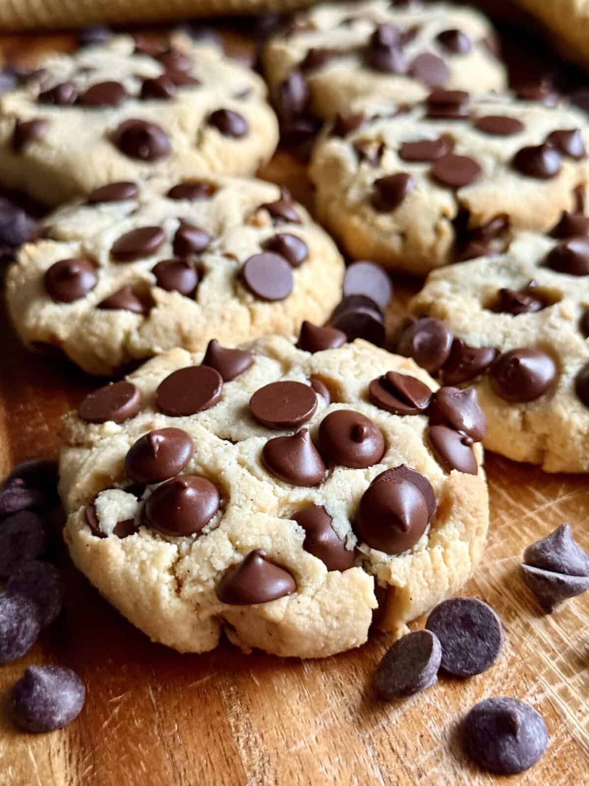 6 ingredient almond flour chocolate chip cookies