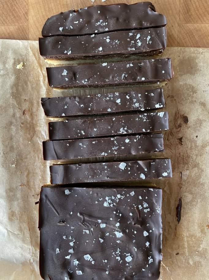 healthier no-bake almond-butter twix bars