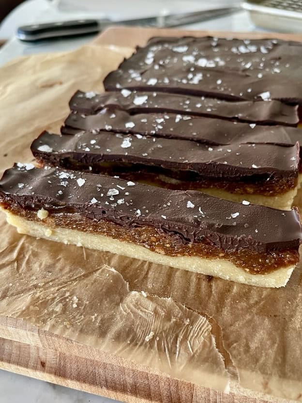 healthier no-bake almond-butter twix bars