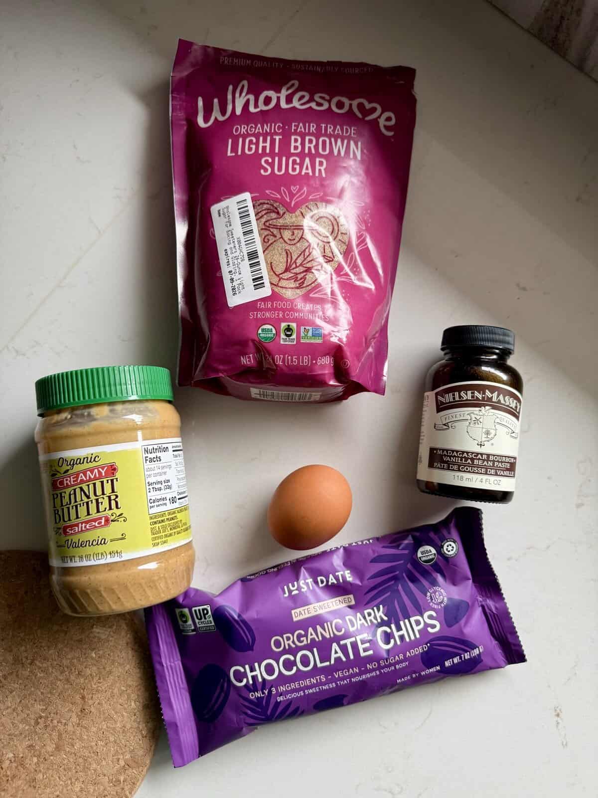 5 ingredient flourless peanut butter chocolate chip cookies